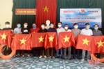 Trao 2.000 lá cờ Tổ quốc cho ngư dân Lộc Hà