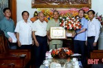 Trao Huy hiệu 50 năm tuổi Đảng cho nguyên Bí thư Huyện ủy Can Lộc