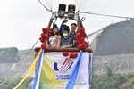 Du khách muôn phương trải nghiệm bay khinh khí cầu ở Hà Tĩnh