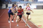 VĐV điền kinh Hà Tĩnh Trần Đình Sơn cùng đồng đội giành huy chương bạc SEA Games 31