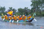 Đội đua của Lào tham gia giải đua thuyền truyền thống TP Hà Tĩnh