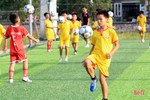 Sôi nổi sân chơi bóng đá thiếu niên nhi đồng trong dịp nghỉ hè tại Hà Tĩnh