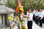 Lãnh đạo tỉnh Hà Tĩnh dâng hương tưởng niệm 175 năm ngày sinh Đình nguyên Tiến sỹ Phan Đình Phùng