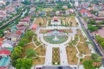 Tham quan Khu lưu niệm Bác Hồ về thăm Hà Tĩnh