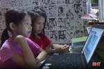 Người dân Hà Tĩnh phấn khởi tiếp nhận gói vay hỗ trợ mua máy tính cho con