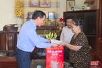 Bí thư Tỉnh ủy tặng quà gia đình chính sách gặp hoàn cảnh khó khăn tại TP Hà Tĩnh