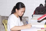 Cô học trò nghèo Hà Tĩnh ước mơ bước chân vào Đại học Luật Hà Nội