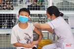 Tiêm vắc-xin phòng COVID-19 ở Hà Tĩnh: Nhiều địa phương đang đạt ở mức thấp