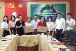 Trao tặng 60 máy tính xách tay cho 2 trường tiểu học ở Hà Tĩnh