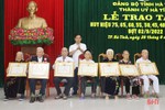 Trao Huy hiệu Đảng cho 231 đảng viên ở TP Hà Tĩnh