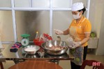 Người phụ nữ hơn 20 năm làm giò bột ngon nức tiếng ở miền núi Hà Tĩnh