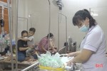 Bệnh nhi nhập viện tăng cao khi thời tiết chuyển mùa ở Hà Tĩnh