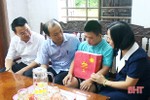 Tặng quà Trung thu cho trẻ em có hoàn cảnh khó khăn tại TP Hà Tĩnh