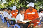Học sinh huyện miền núi Hương Khê học cách tiết kiệm điện