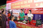 Rộn ràng mua sắm tại phiên chợ quảng bá sản phẩm nông nghiệp Hà Tĩnh