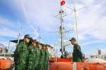 Chiến sỹ biên phòng Hà Tĩnh giúp ngư dân vươn khơi bám biển