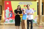 Khen thưởng học sinh TP Hà Tĩnh nhặt được hơn 51 triệu đồng trả lại người đánh rơi