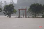 Vũ Quang: Nhiều tuyến đường bị sạt lở, vùng hạ du vẫn ngập sâu