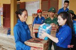 Trao nhu yếu phẩm thiết yếu hỗ trợ bà con vùng lũ Hồng Lam