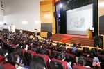 750 đoàn viên Công đoàn Viên chức Hà Tĩnh được tư vấn phương pháp dạy con trong đời sống hiện đại