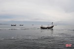 Ngư dân Lộc Hà hối hả bám biển vươn khơi sau mưa bão