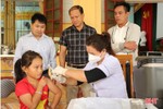 Tiêm bổ sung vắc-xin uốn ván - bạch hầu giảm liều cho trẻ em Hà Tĩnh