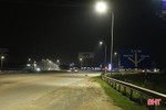 Khôi phục hệ thống chiếu sáng ở ngã tư trên quốc lộ 1 đoạn qua Hà Tĩnh