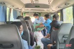 Xe buýt tuyến TP Hà Tĩnh - ga La Khê chất đầy hàng hóa, hành khách bức xúc
