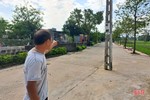 Nghi Xuân: Hàng trăm cột điện sừng sững giữa đường