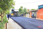 Hơn 6 tỷ đồng thảm nhựa đường giao thông ở xã trung tâm huyện Nghi Xuân