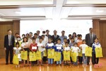 Trao học bổng cho 25 học sinh nghèo học giỏi trên địa bàn Hà Tĩnh