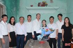 Trao 104 triệu đồng hỗ trợ nữ sinh nghèo tham gia đội tuyển thi HSG quốc gia của Hà Tĩnh