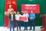 Viettel Hà Tĩnh trao học bổng “Vì em hiếu học” cho học sinh nghèo huyện Kỳ Anh
