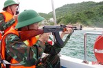 Kiểm tra bắn đạn thật trên biển ở đảo Sơn Dương