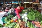 Nguồn cung dồi dào, giá rau xanh tại Hà Tĩnh “hạ nhiệt”