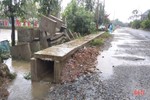 Mương thoát nước quá cao, một thôn ở Lộc Hà hễ mưa là ngập