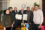 Chủ tịch UBND tỉnh Hà Tĩnh tặng thiếp mừng thọ 2.576 cụ tròn 90 tuổi