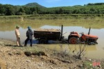 Bắt quả tang đối tượng khai thác cát trái phép trên sông Ngàn Sâu