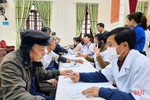 Formosa Hà Tĩnh tổ chức khám, cấp phát thuốc miễn phí cho 120 người dân