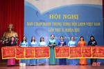 Hội LHPN Hà Tĩnh nhận cờ thi đua của Trung ương Hội LHPN Việt Nam