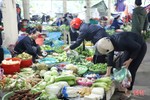 Nguồn cung ổn định nhưng giá rau xanh tại Hà Tĩnh vẫn không "giảm sâu"