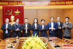 Lãnh đạo tỉnh Hà Tĩnh tiếp nhận 2 tỷ đồng hỗ trợ an sinh xã hội từ BIDV, Vietcombank, VietinBank