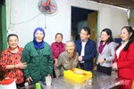 Chủ nhiệm UBKT Tỉnh ủy chúc tết các gia đình chính sách ở Thạch Hà