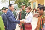 Chủ tịch UBND tỉnh chúc tết, tặng quà đồng bào dân tộc Chứt và các đơn vị LLVT ở Hương Khê