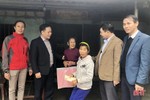 Đoàn ĐBQH Hà Tĩnh thăm, tặng quà tết người lao động và các gia đình chính sách