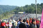 Ngày đầu khai hội, lượng khách đến chùa Hương Tích Hà Tĩnh tăng đột biến