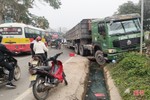 Hương Khê: Va chạm với xe đầu kéo, người đàn ông tử vong tại chỗ