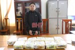 Hà Tĩnh: Mật phục, chặn bắt đối tượng vận chuyển 11 kg ma túy đá