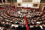 Thượng viện Pháp nhất trí tăng tuổi nghỉ hưu lên 64