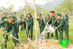 Phụ nữ LLVT Hà Tĩnh trồng 60 cây ban tím tại Khu di tích Ngã ba Đồng Lộc
